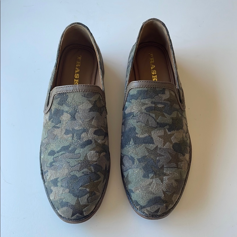 Trask Ali Metallic Star Camo Leather Loafer Flat 8